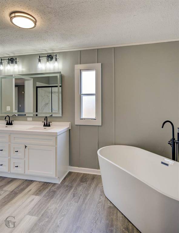 9355 Blanchard Latex Road, Mooringsport, LA 71060