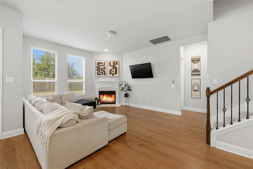 2352 High Plain Lane, Waxahachie, TX 75167