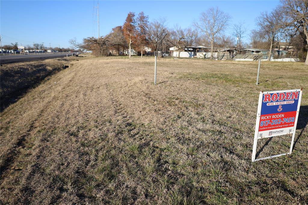 4208 N Main Street, Cleburne, TX 76058