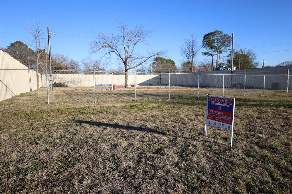 4208 N Main Street, Cleburne, TX 76058