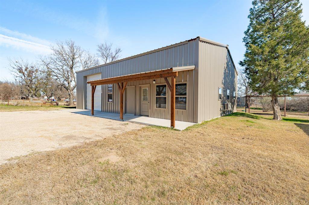 483 Private Road 729, Bluff Dale, TX 76433