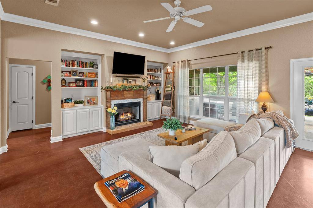 415 Stone Mountain Court, Cresson, TX 76035