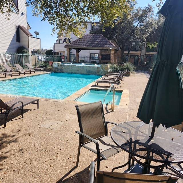 2300 Bamboo Drive #N306, Arlington, TX 76006