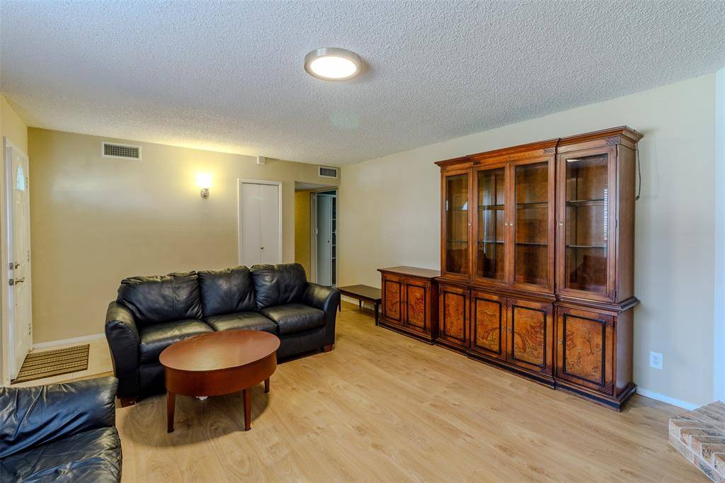 2614 Saint George Drive, Garland, TX 75044