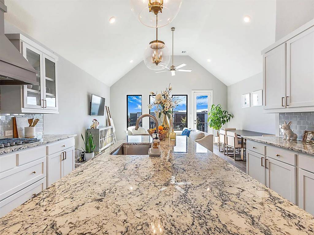 2214 Rook Drive, Dallas, TX 75211