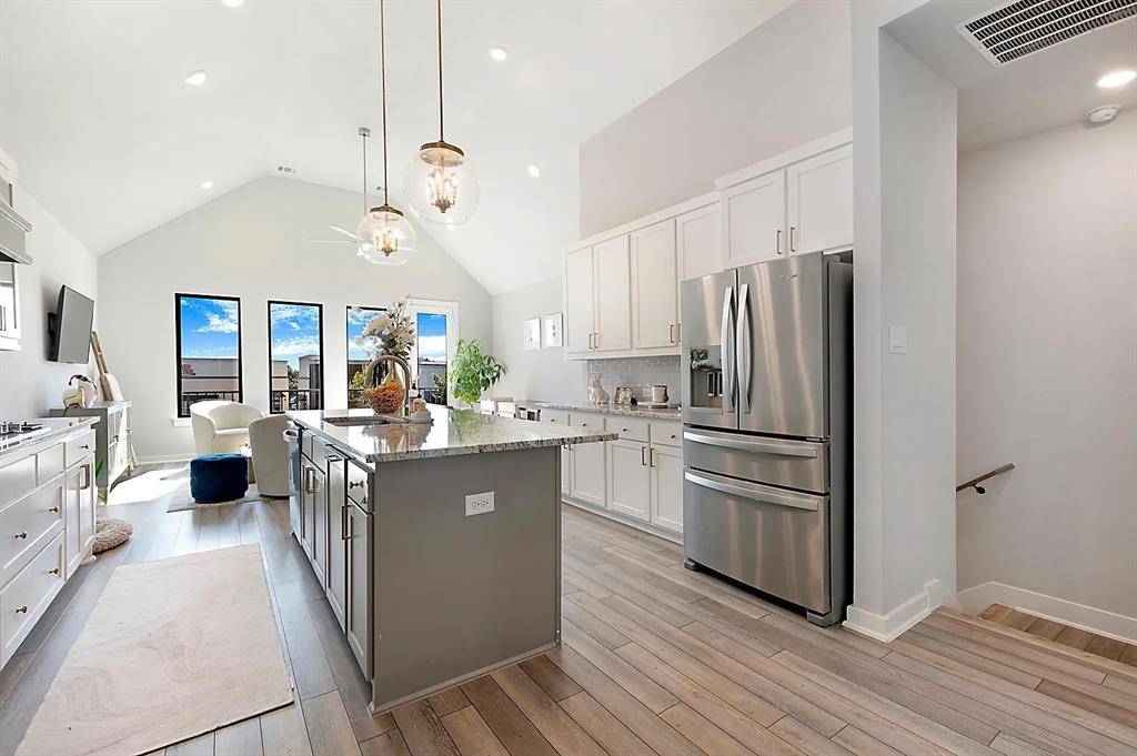 2214 Rook Drive, Dallas, TX 75211