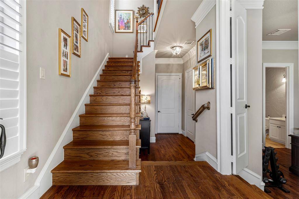 4021 Winsor Drive, Farmers Branch, TX 75244