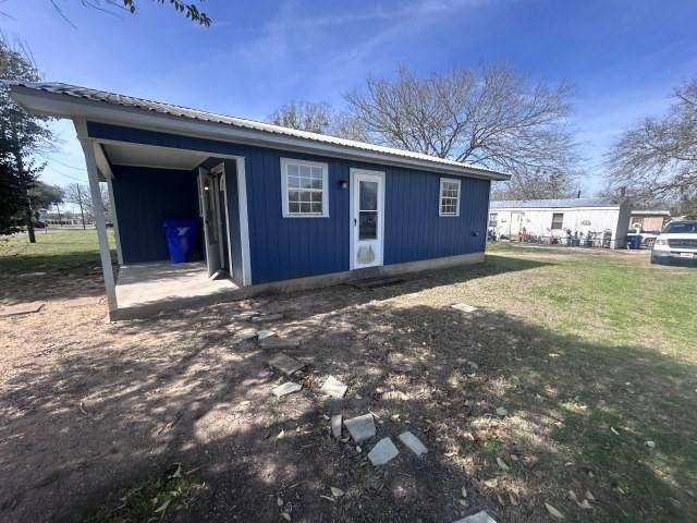 902 Simpson Street, Yoakum, TX 77995