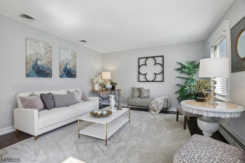 17 Garden St, East Hanover Twp., NJ 07936