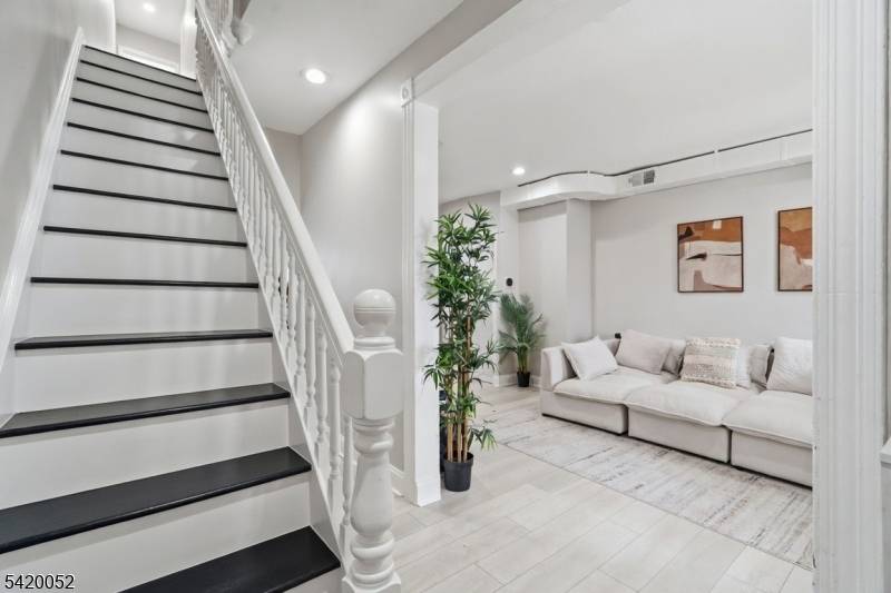 87 Madison Ave, Newark City, NJ 07108