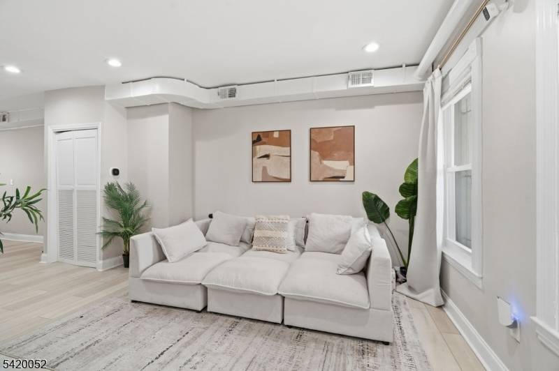 87 Madison Ave, Newark City, NJ 07108