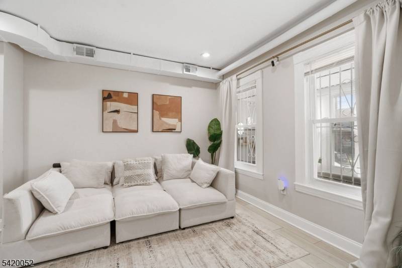 87 Madison Ave, Newark City, NJ 07108