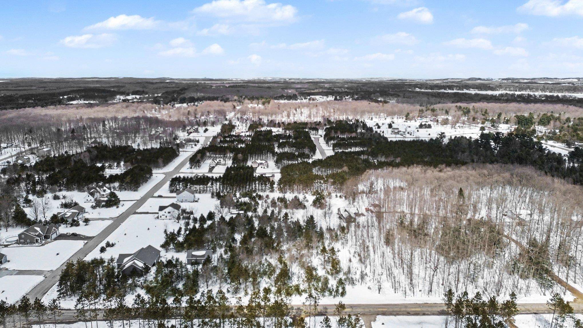 10186 Thiel RD, Long Lake Twp, MI 49685