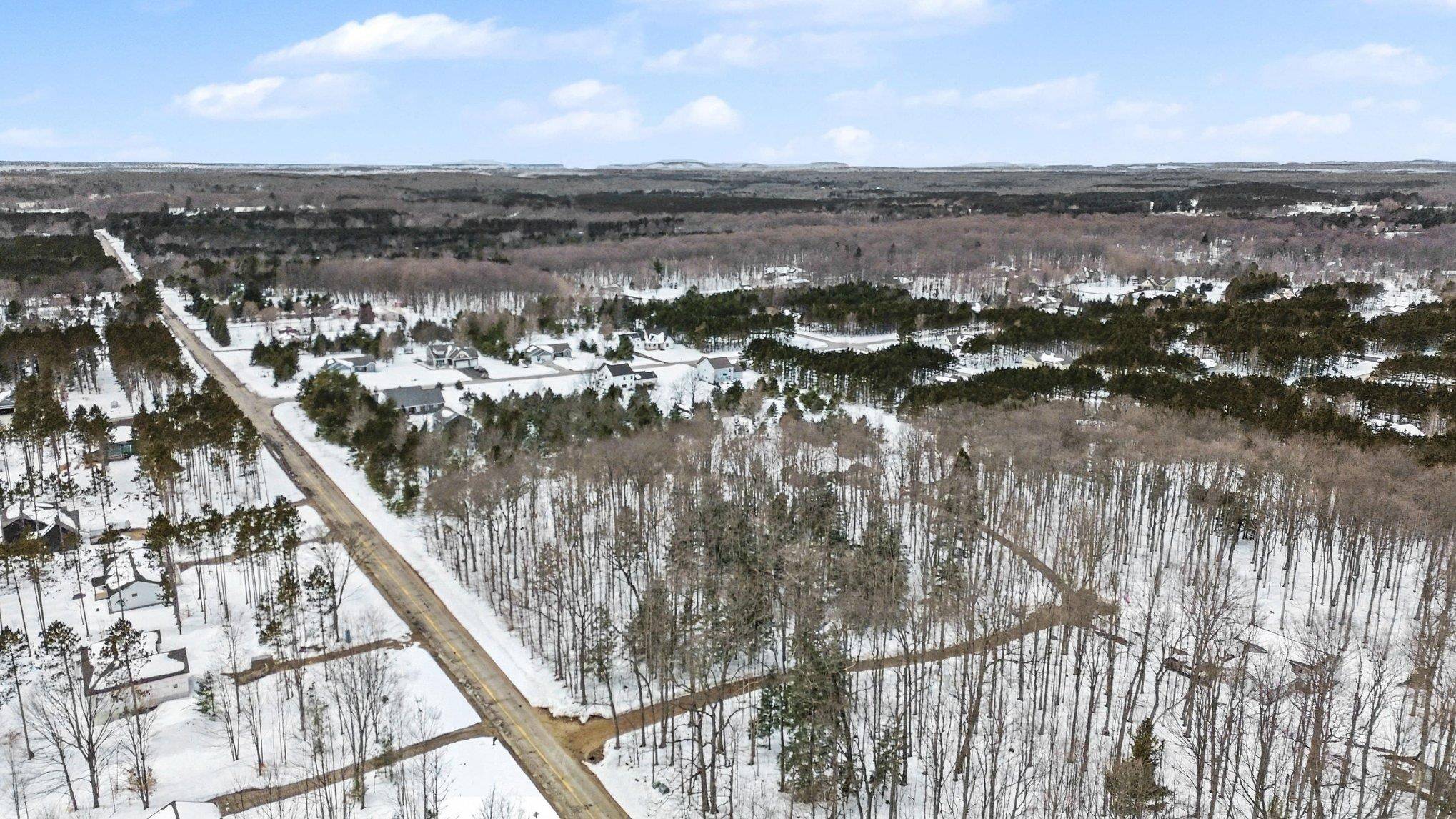 10186 Thiel RD, Long Lake Twp, MI 49685