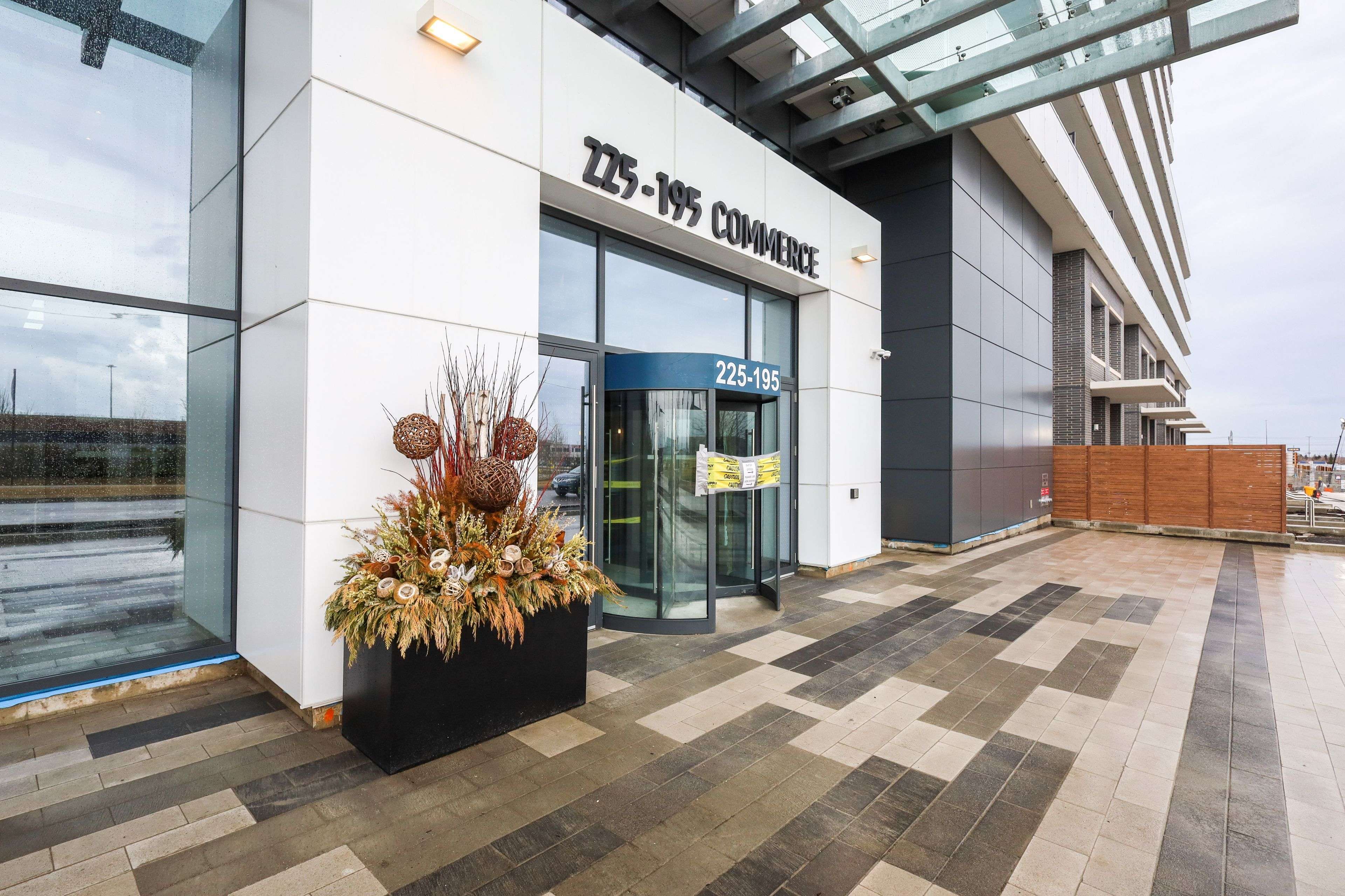 195 Commerce ST #3515, Vaughan, ON L4K 0P9