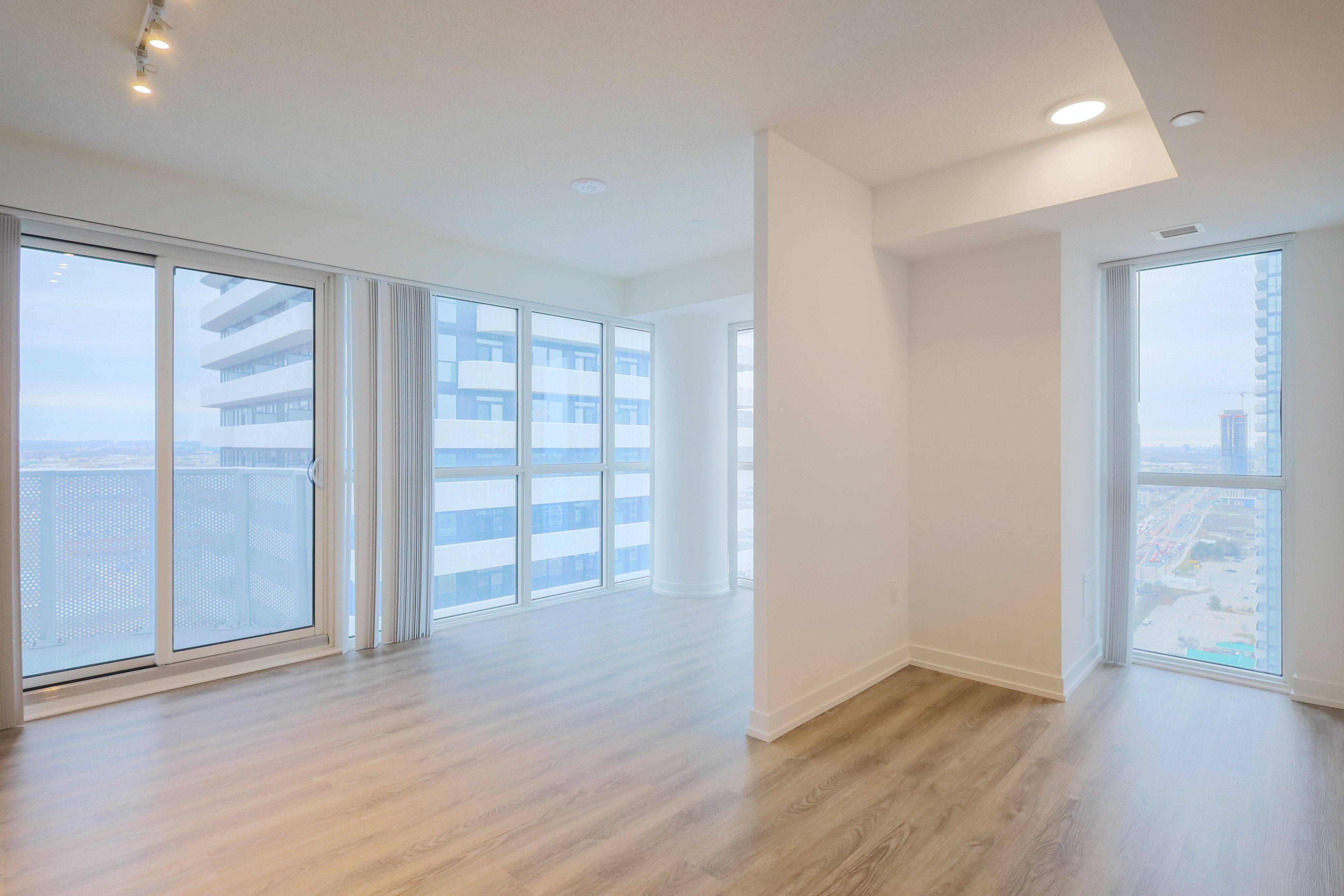 195 Commerce ST #3515, Vaughan, ON L4K 0P9