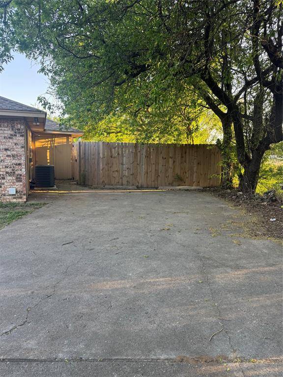 500 Renee Drive, Irving, TX 75061