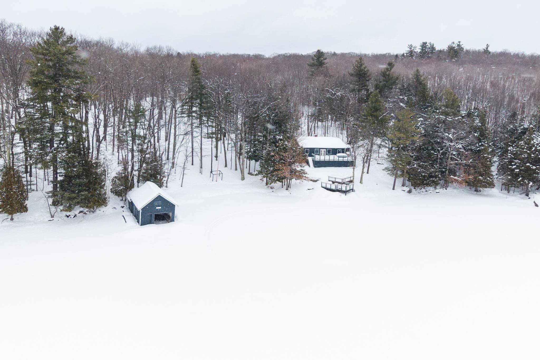 1246 Purdy RD, Muskoka Lakes, ON P0B 1M0