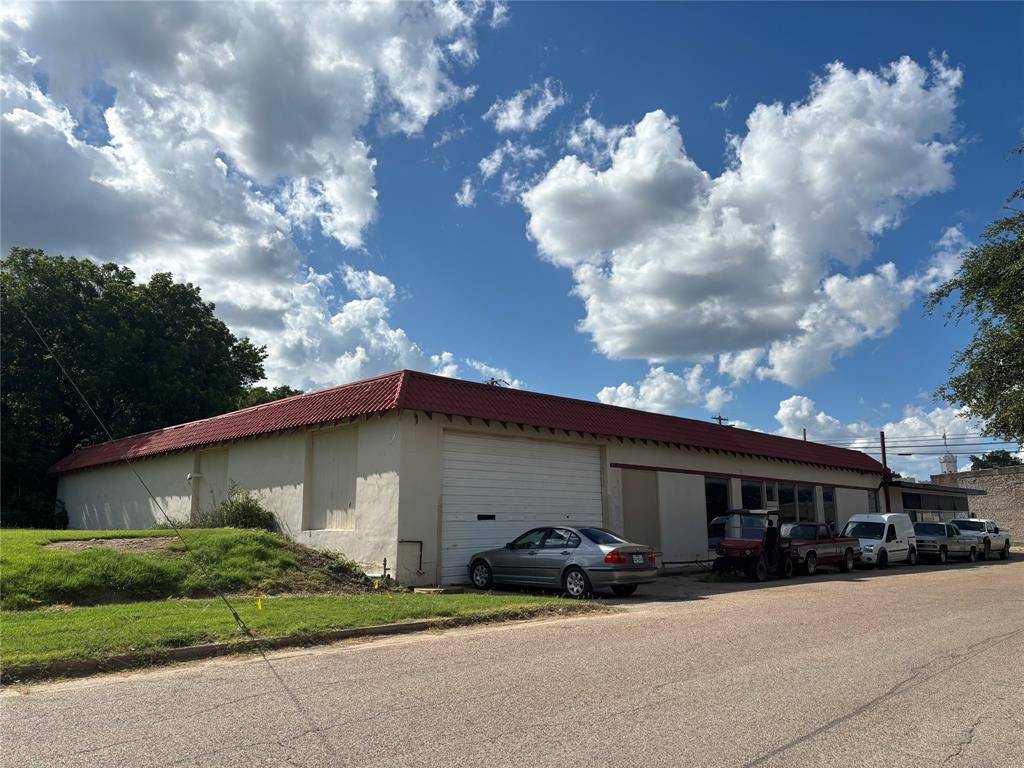 207 S Bell Street, Hamilton, TX 76531