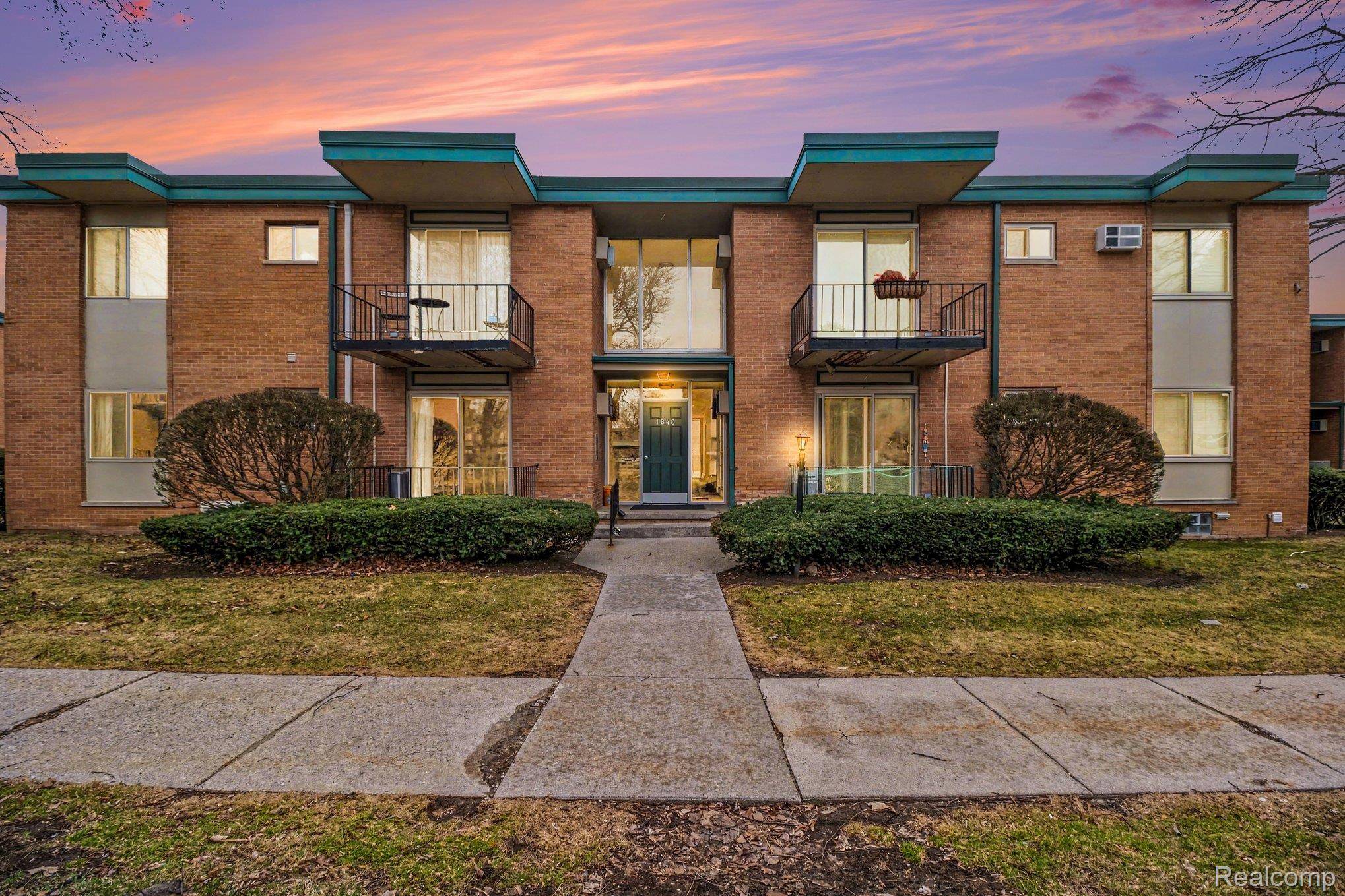 1840 Axtell DR #7, Troy, MI 48084