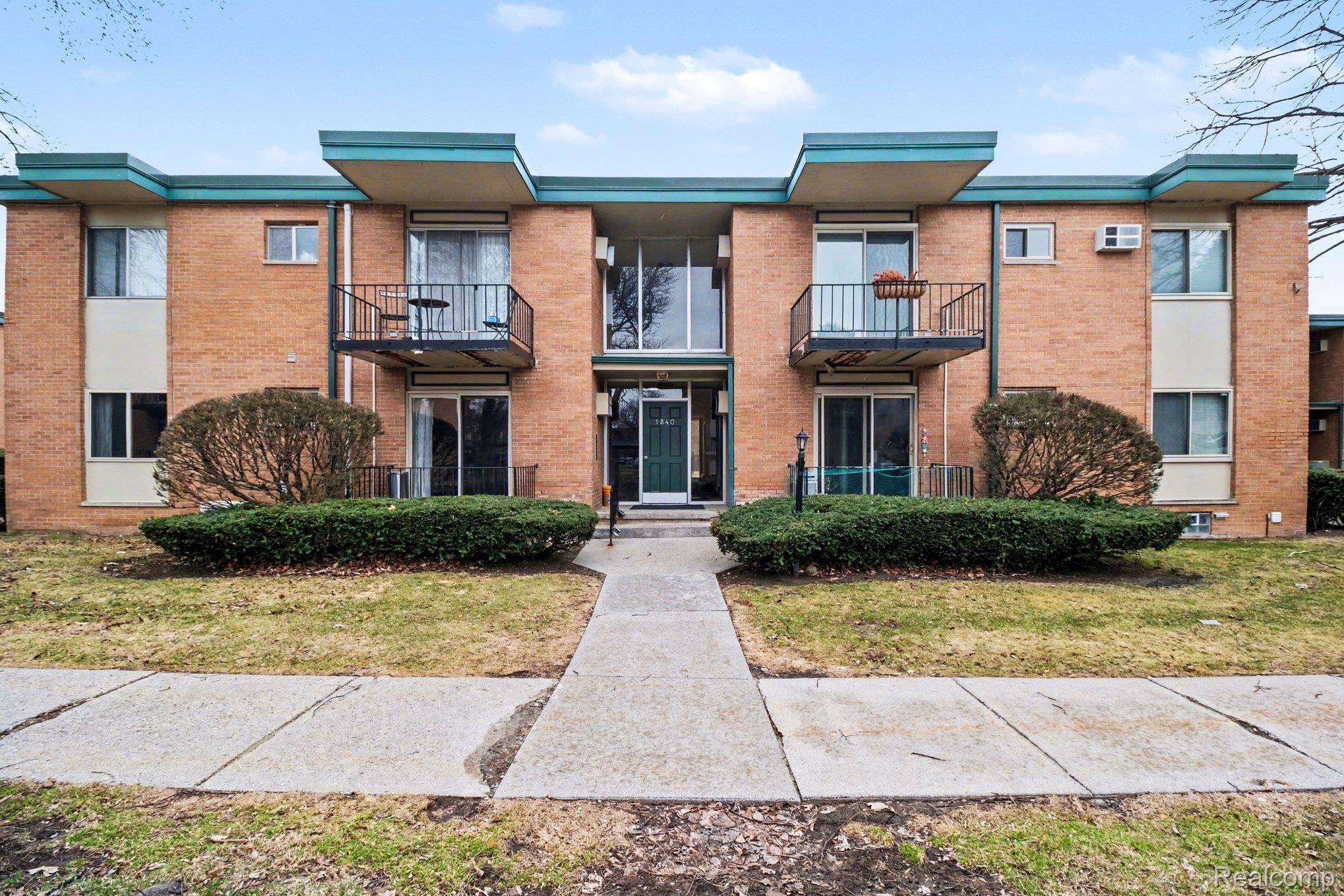 1840 Axtell DR #7, Troy, MI 48084