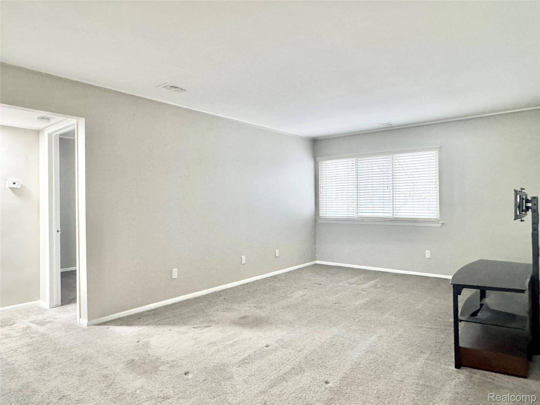 8211 DENWOOD DR #6, Sterling Heights, MI 48312