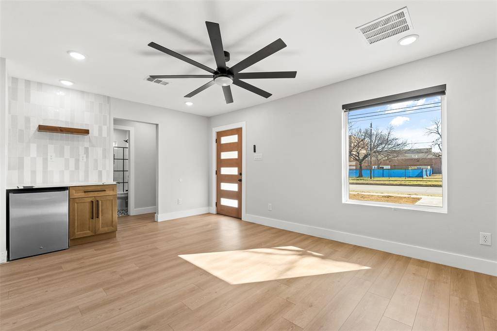 2837 Elsie Faye Heggins Street, Dallas, TX 75215