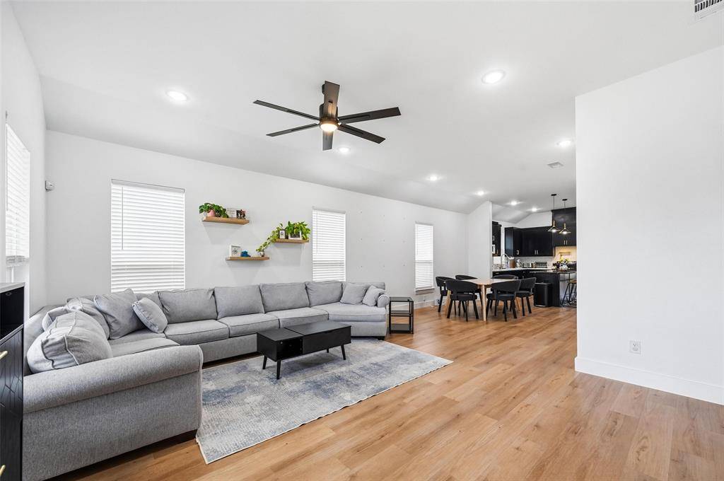 3215 Bill Harrod Street, Dallas, TX 75212