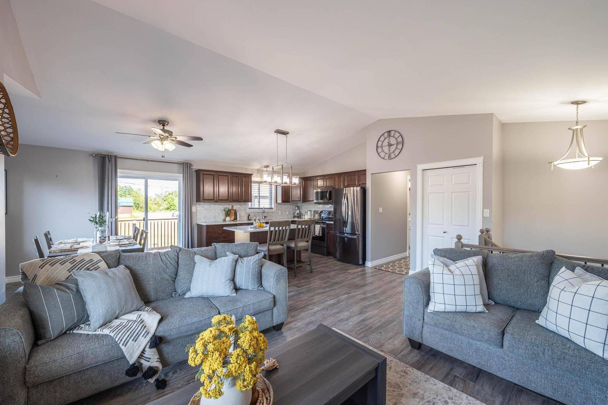 102 King ST W, Kawartha Lakes, ON K0L 2W0