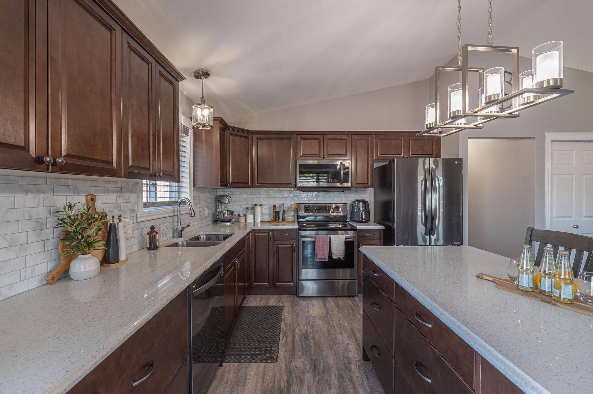 102 King ST W, Kawartha Lakes, ON K0L 2W0