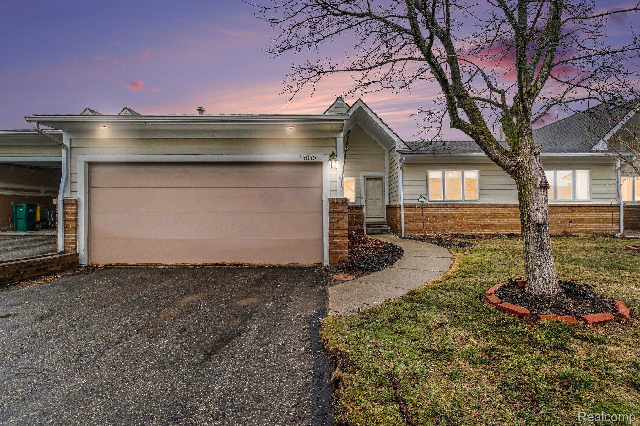 35050 Hillside DR, Farmington Hills, MI 48335