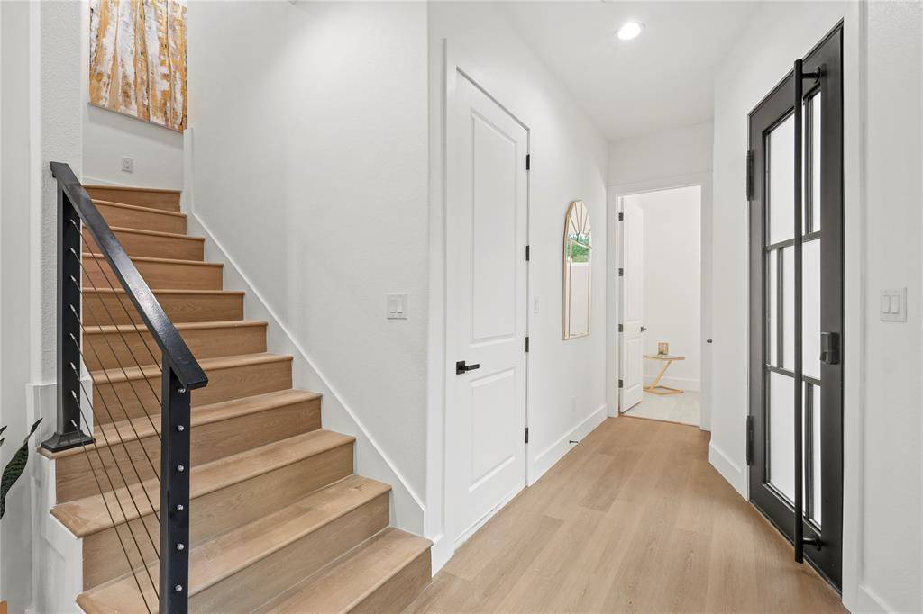 221 S Henderson Avenue, Dallas, TX 75214