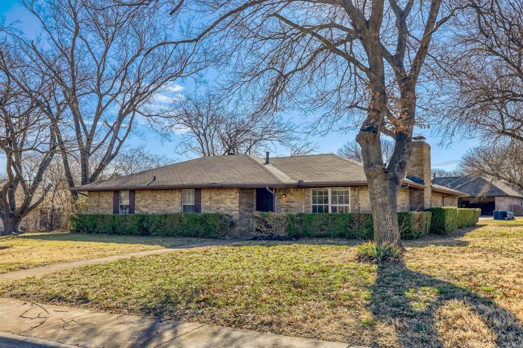 200 Connie Drive, Desoto, TX 75115