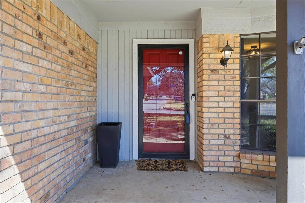 5001 Trails Edge Drive, Arlington, TX 76017