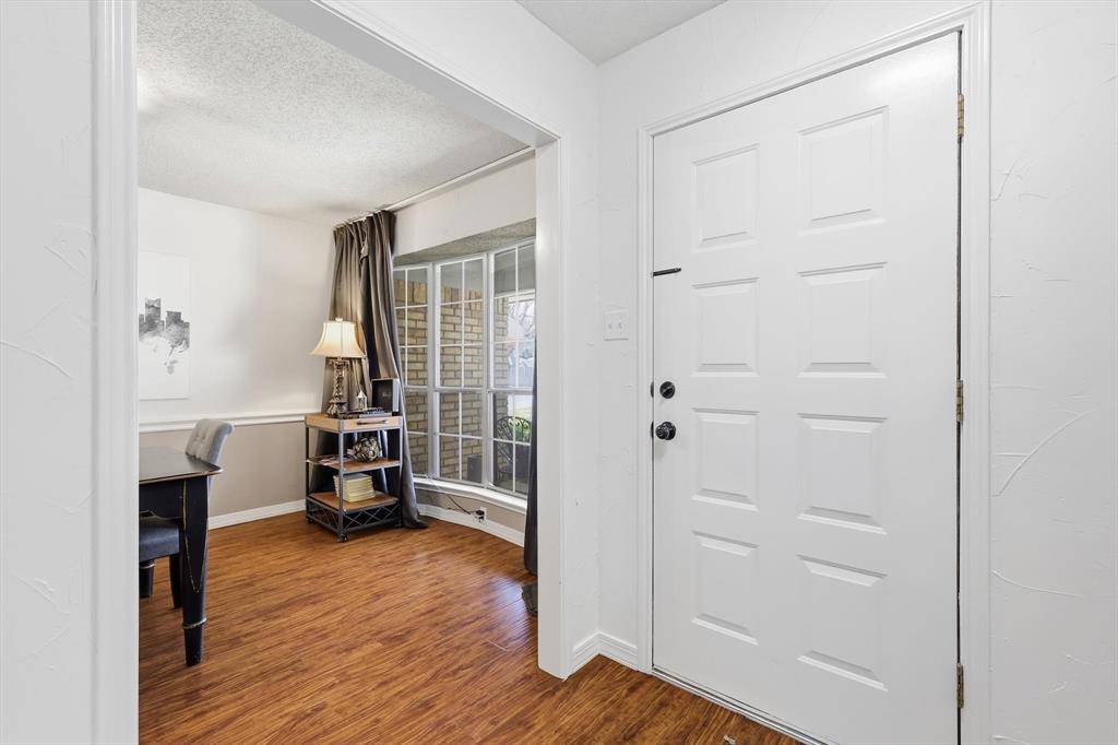 5001 Trails Edge Drive, Arlington, TX 76017