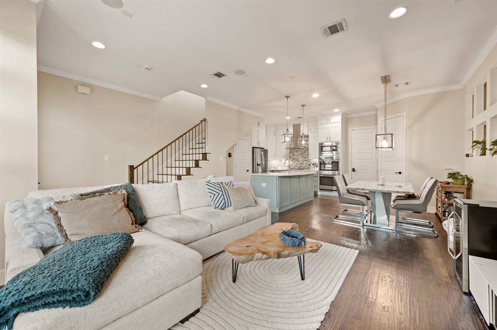 8254 Laflin Lane, Dallas, TX 75231