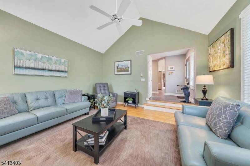 7 Meadow View Lane Ondo, Berkeley Heights Twp., NJ 07922