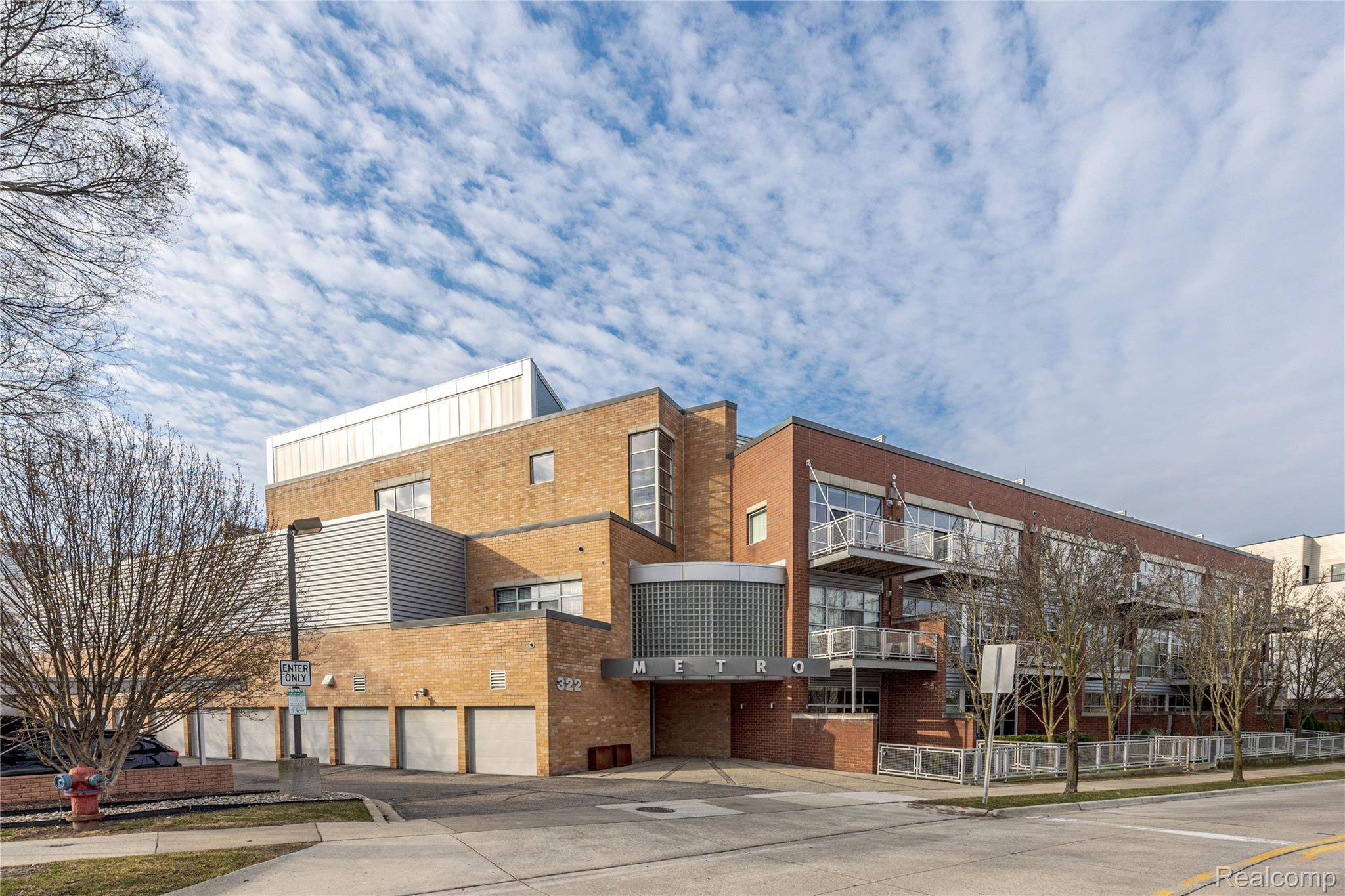 322 E Harrison AVE #12, Royal Oak, MI 48067