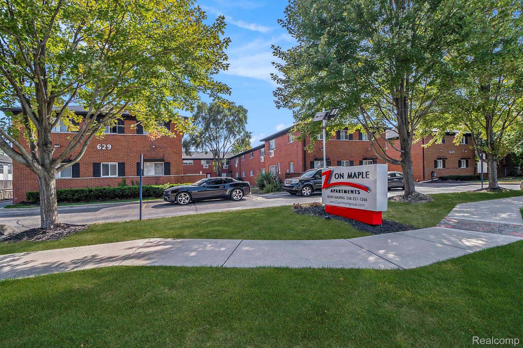 629 W Maple RD, Clawson, MI 48017