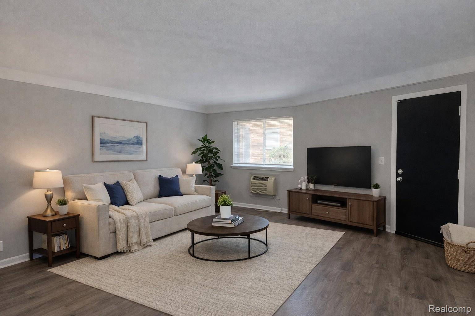 629 W Maple RD, Clawson, MI 48017