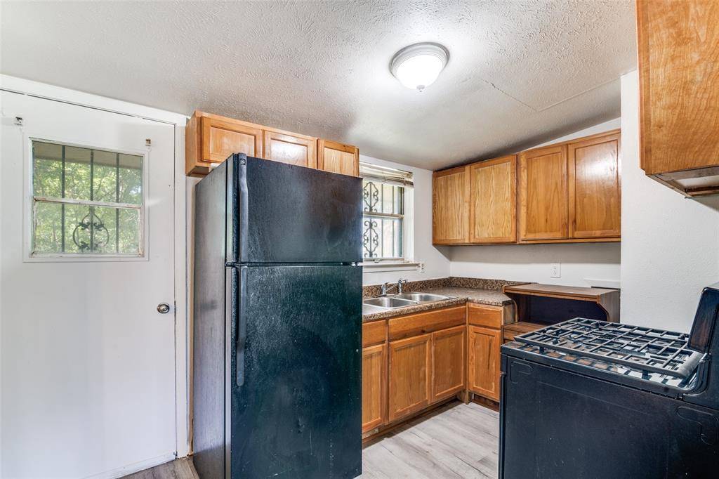 612 Henderson Circle, Garland, TX 75040