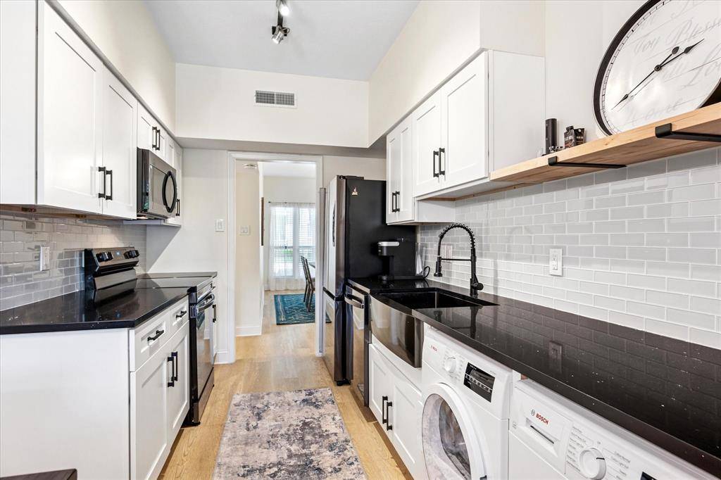 10747 Park Village Place #B, Dallas, TX 75230