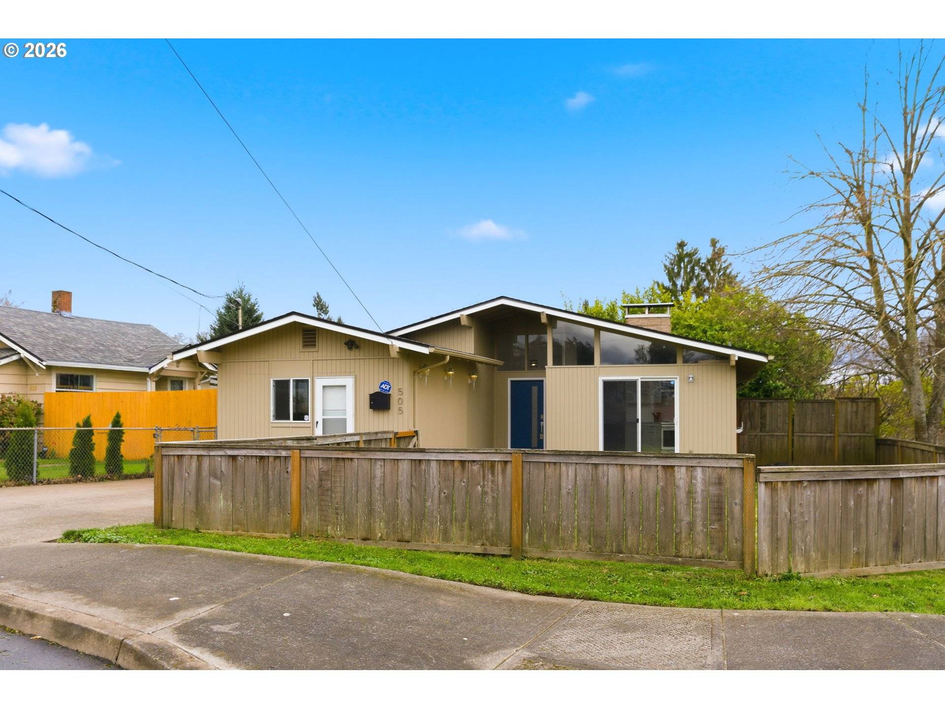 505 E GLOUCESTER ST, Gladstone, OR 97027