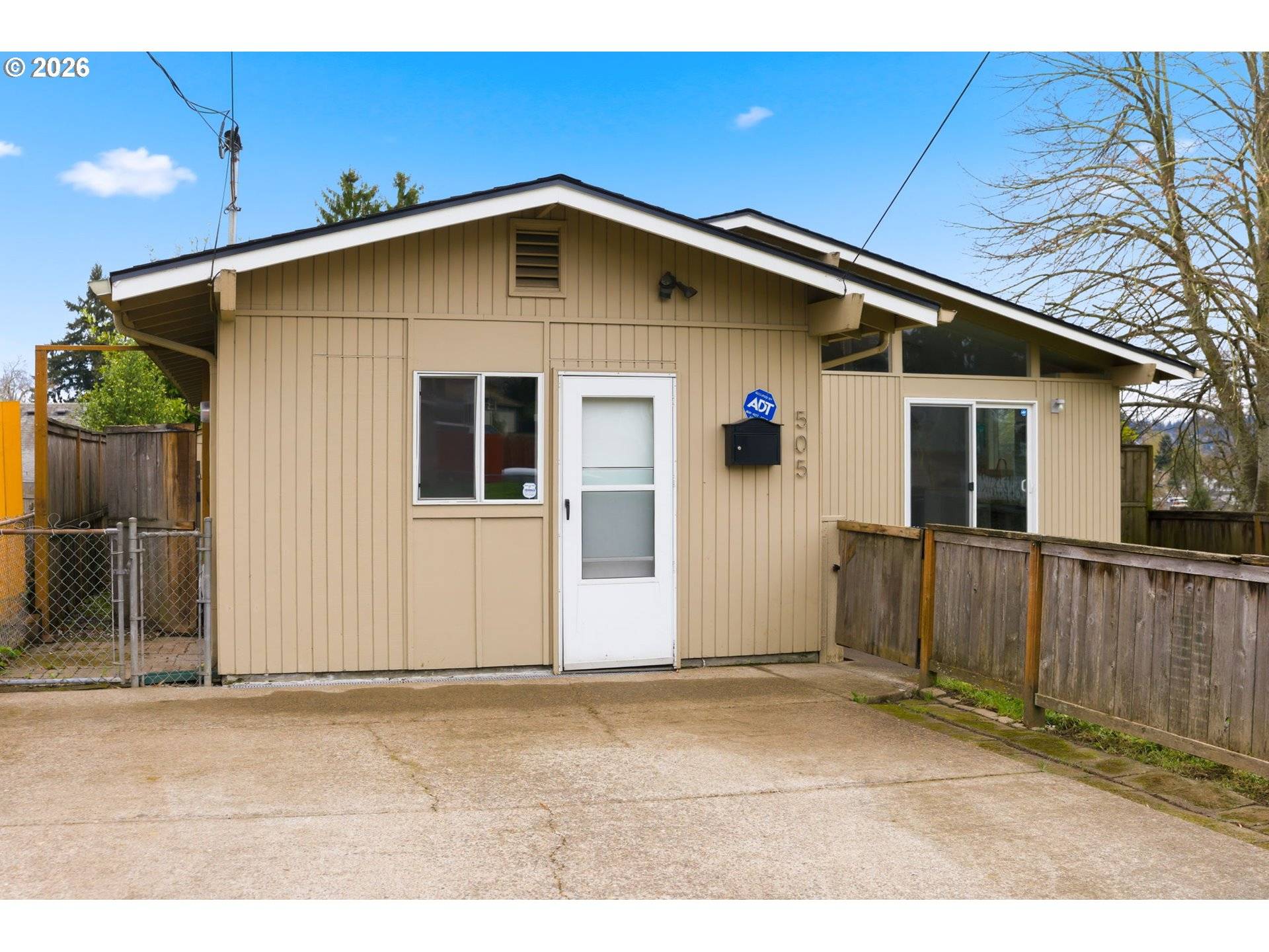 505 E GLOUCESTER ST, Gladstone, OR 97027