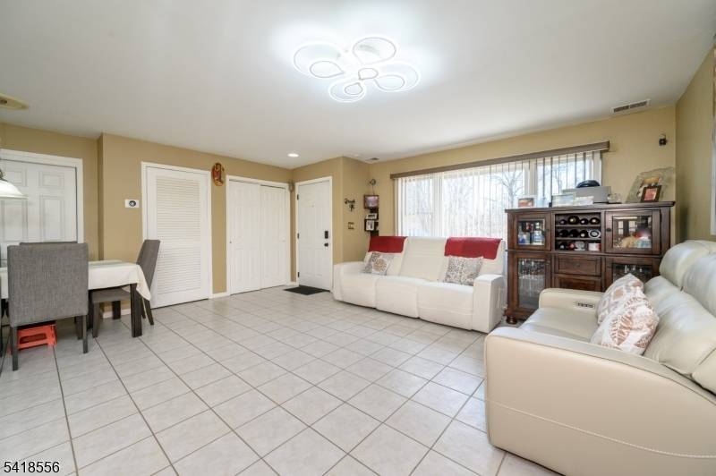 235 Dakota St, Paterson City, NJ 07503