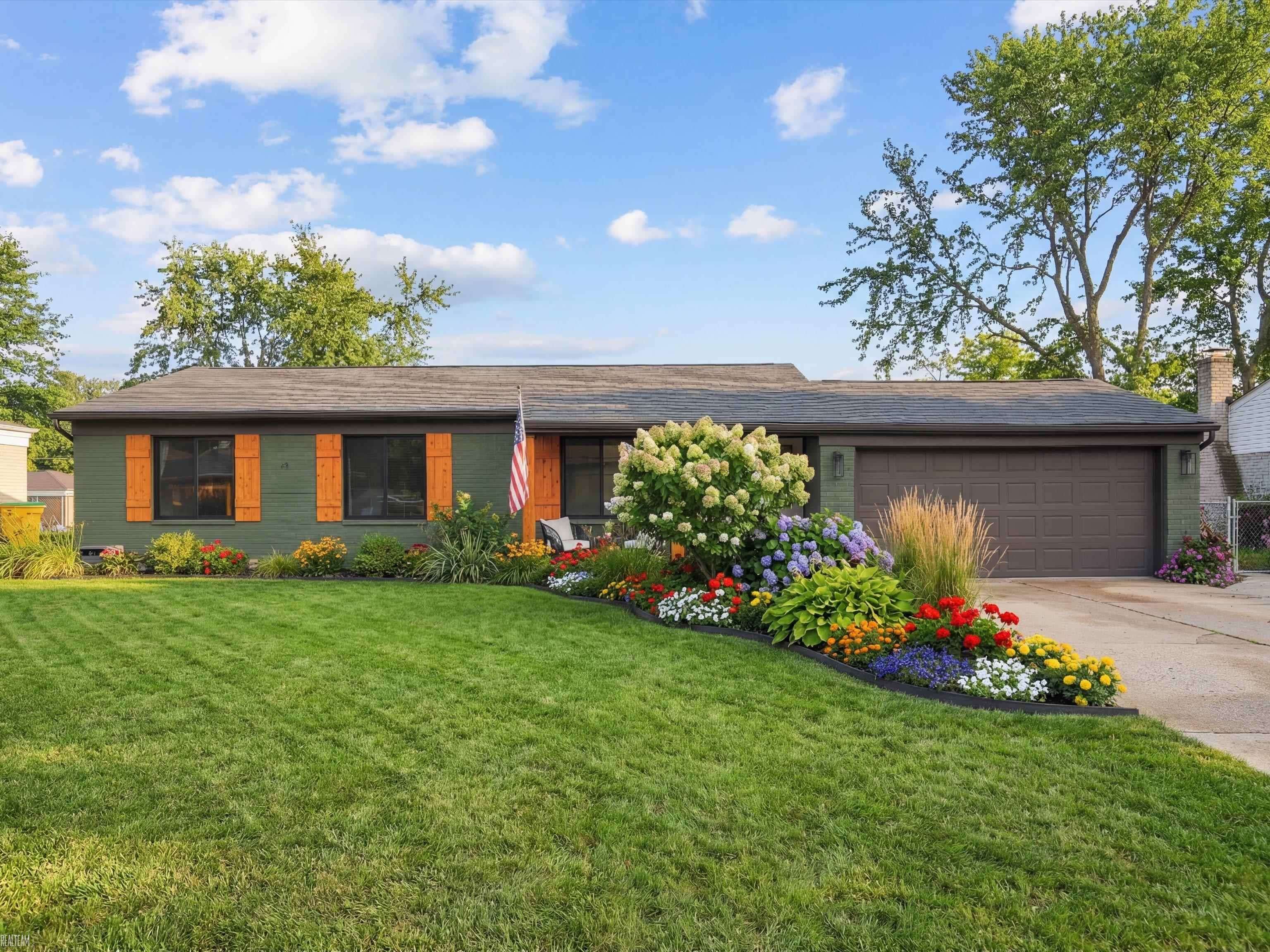 45630 Sterritt ST, Utica, MI 48317