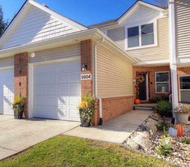 5904 Woodruff View DR, Brighton, MI 48116