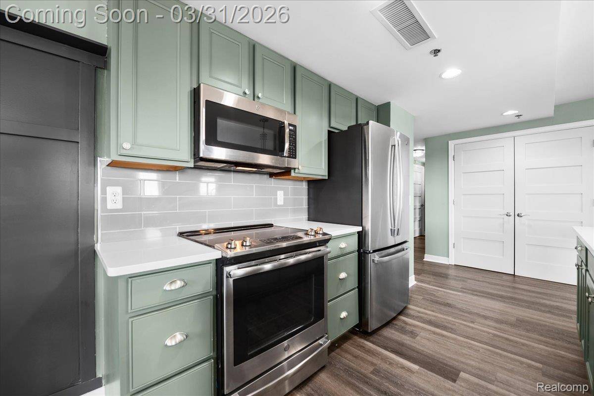 525 W LAFAYETTE BLVD #21C, Detroit, MI 48226