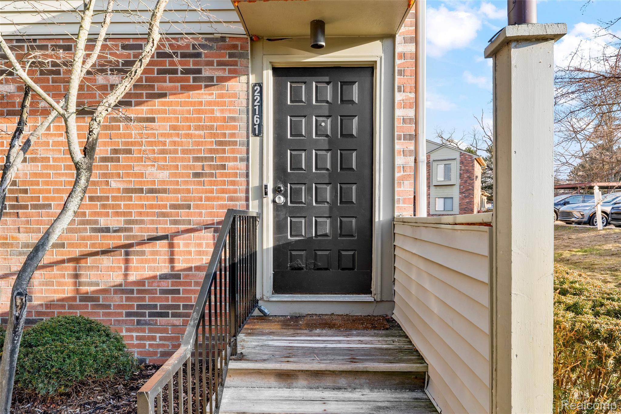 22161 Indian Creek DR, Farmington Hills, MI 48335