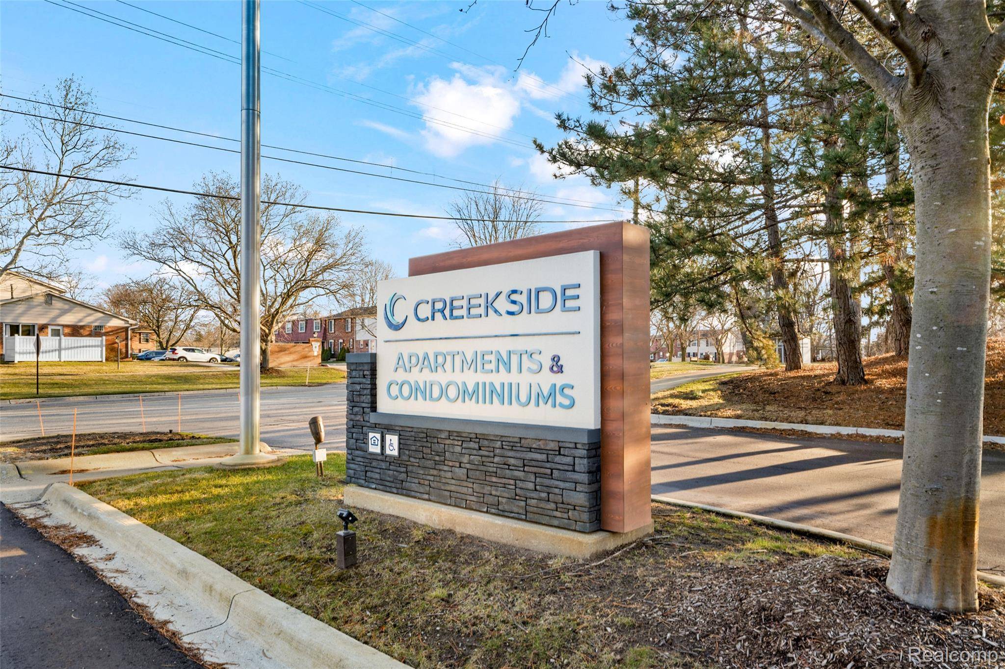 22161 Indian Creek DR, Farmington Hills, MI 48335